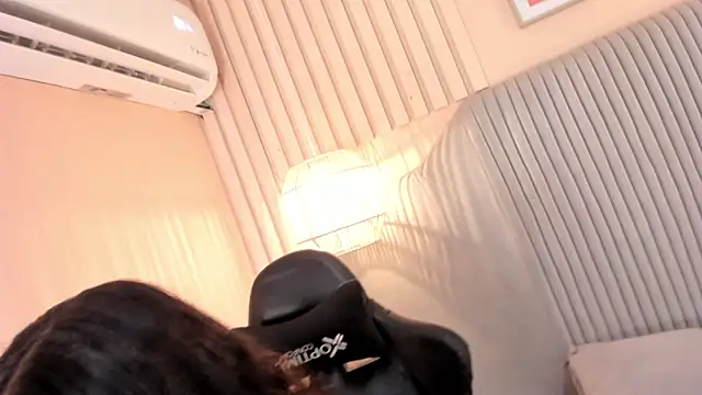 samyriverss online show from December 4, 5:21 pm