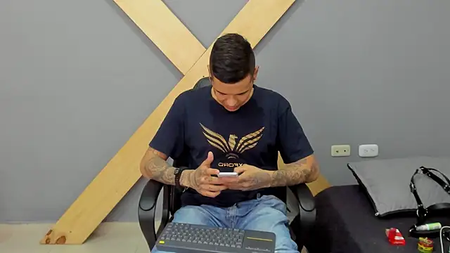 jamesinked  online show from December 24, 9:00 pm