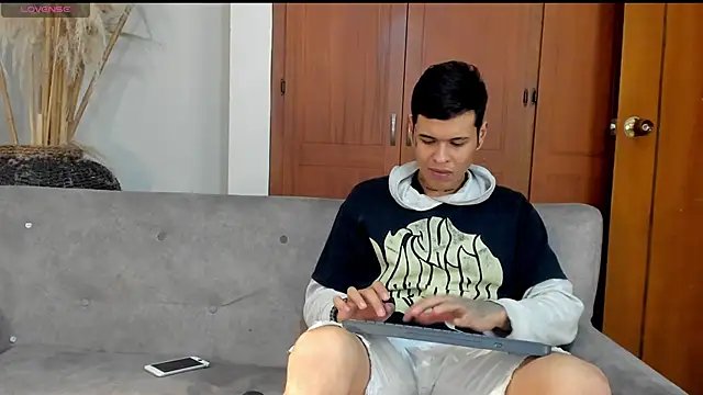 jamesinked  online show from October 28, 1:20 am