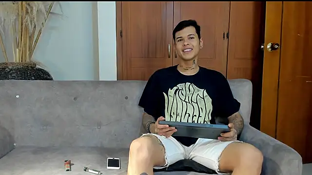 jamesinked  online show from October 28, 7:27 pm