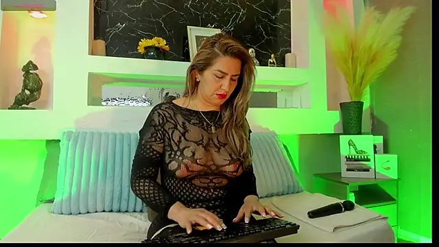 Cinthya mjs online show from January 15, 1:37 pm