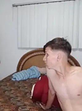 Snapshot of Milfvalesk chatting on October 23, 2:33 am Milfvalesk online show from October 23, 2:33 am