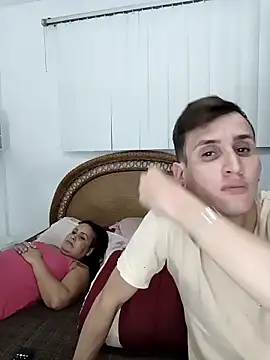 Milfvalesk online show from February 19, 8:05 pm