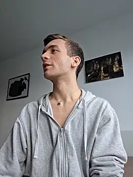 Snapshot of nickdtr chatting on October 11, 1:42 pm nickdtr online show from October 11, 1:42 pm