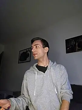 Snapshot of nickdtr chatting on October 12, 5:17 am nickdtr online show from October 12, 5:17 am