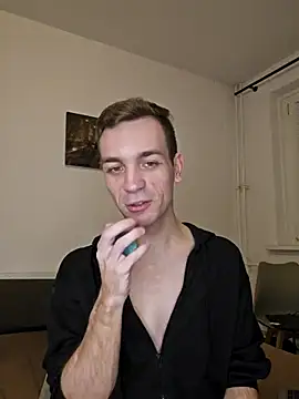 Snapshot of nickdtr chatting on December 15, 6:01 pm nickdtr online show from December 15, 6:01 pm