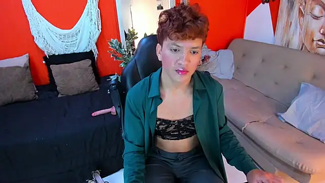 Snapshot of aslyhernandez_7 chatting on April 18, 7:07 pm aslyhernandez 7 online show from April 18, 7:07 pm
