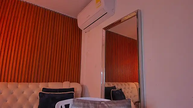 RosarioCruzz online show from March 5, 12:12 pm