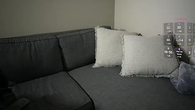 Snapshot of B_The_Creator_X chatting on December 9, 3:40 am B The Creator X online show from December 9, 3:40 am