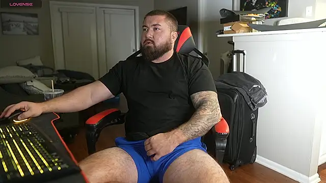 Snapshot of B_The_Creator_X chatting on February 28, 5:15 am B The Creator X online show from February 28, 5:15 am