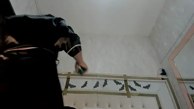 Victoriaa millers online show from October 28, 7:05 pm