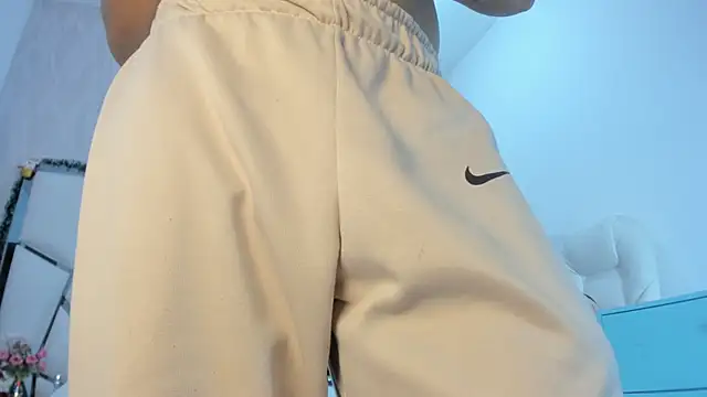 Victoriaa millers online show from December 5, 6:04 pm