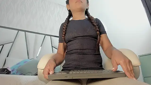 Victoriaa millers online show from March 13, 7:09 pm