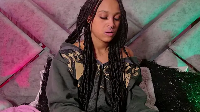 Elith noa online show from February 21, 7:37 pm