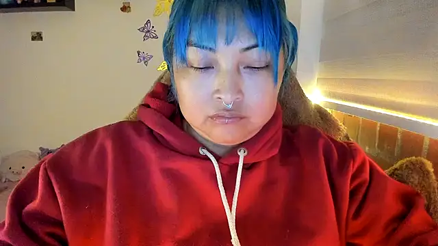 Shaddycute  online show from December 15, 1:32 am