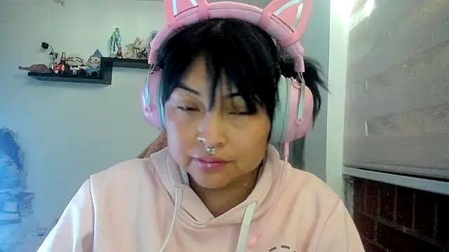 Shaddycute  online show from April 18, 12:53 pm