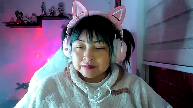 Shaddycute  online show from June 4, 2:39 am