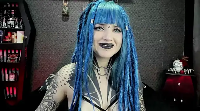 Snapshot of DimmuandDarkness chatting on December 19, 6:23 am DimmuandDarkness online show from December 19, 6:23 am
