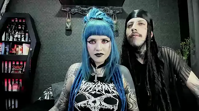 Snapshot of DimmuandDarkness chatting on December 31, 6:37 am DimmuandDarkness online show from December 31, 6:37 am