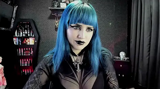 Snapshot of DimmuandDarkness chatting on January 18, 6:03 am DimmuandDarkness online show from January 18, 6:03 am