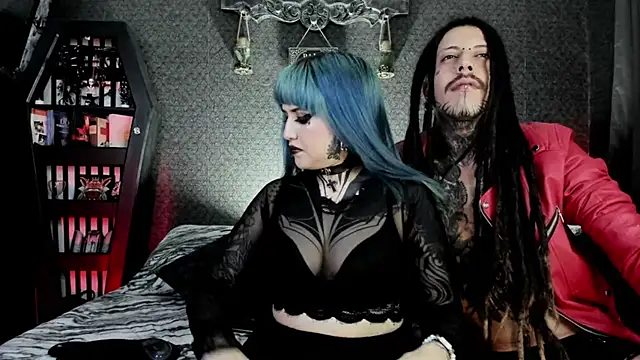 Snapshot of DimmuandDarkness chatting on February 4, 5:42 am DimmuandDarkness online show from February 4, 5:42 am