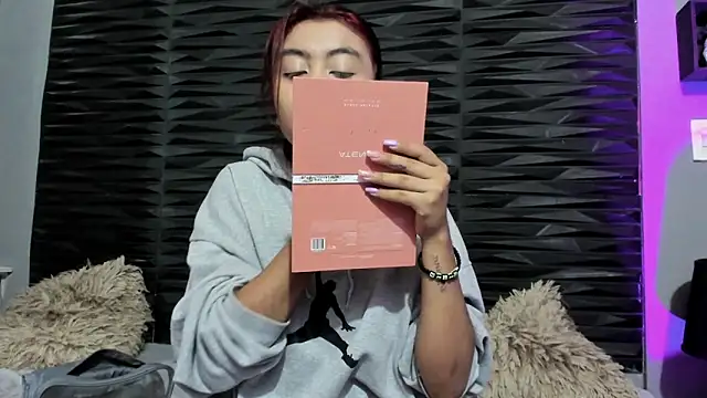 Snapshot of Ava_jones1 chatting on December 5, 1:31 pm Ava jones1 online show from December 5, 1:31 pm