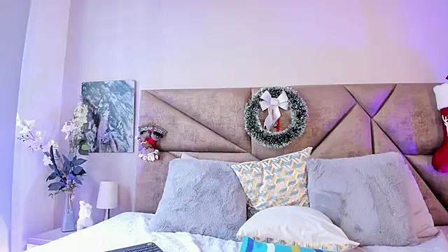 Salomesimos1 online show from December 13, 6:16 pm