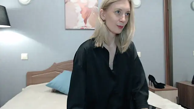 AvelinaLeoni online show from February 16, 6:53 am