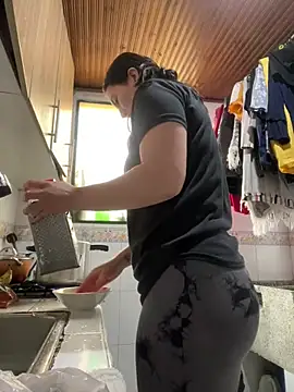 Elle Lee  online show from February 16, 5:53 pm