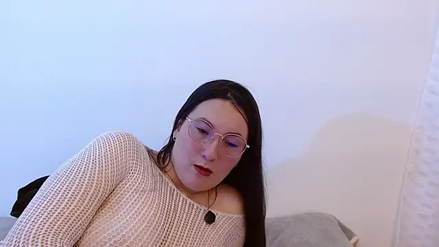 Snapshot of Elle_Lee_ chatting on June 24, 3:44 pm Elle Lee online show from June 24, 3:44 pm