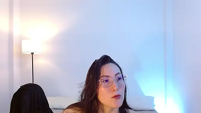 Snapshot of Elle_Lee_ chatting on July 22, 4:10 pm Elle Lee online show from July 22, 4:10 pm
