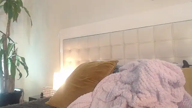 Snapshot of _Pamela_doll chatting on June 22, 11:24 pm Pamela doll online show from June 22, 11:24 pm