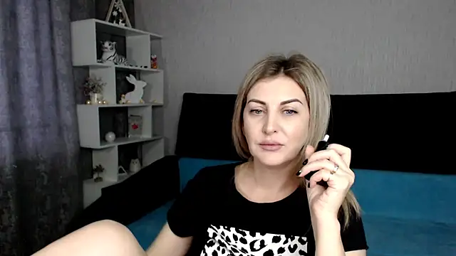 Amelia Harper online show from January 19, 1:01 pm