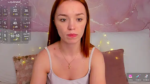 Snapshot of VirginOlly chatting on February 3, 9:41 am VirginOlly online show from February 3, 9:41 am