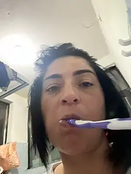 Snapshot of karenlennox1 chatting on August 2, 8:40 pm karenlennox1 online show from August 2, 8:40 pm