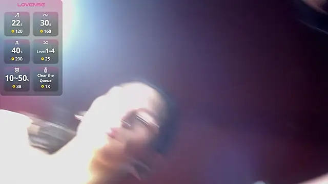 Snapshot of _kiitty chatting on February 14, 2:44 pm  kiitty online show from February 14, 2:44 pm