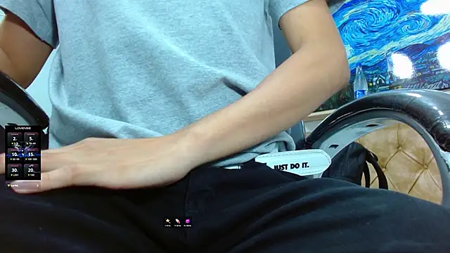 SkinnyBoy  online show from October 21, 7:25 pm