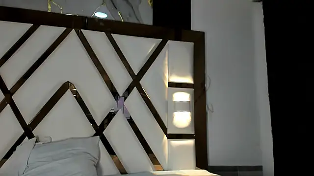 molly sweetee online show from April 12, 1:43 am