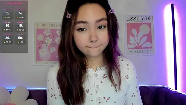 Fluffy Rose online show from January 18, 1:30 am