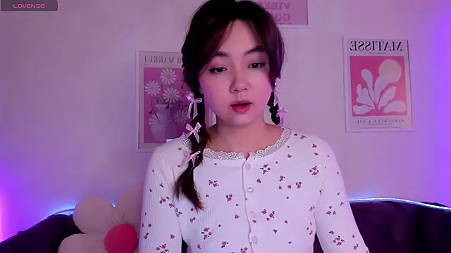 Fluffy Rose online show from January 21, 2:00 am