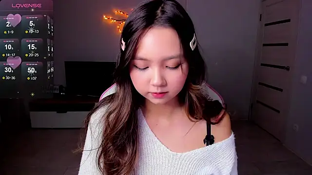 Fluffy Rose online show from October 6, 3:09 pm