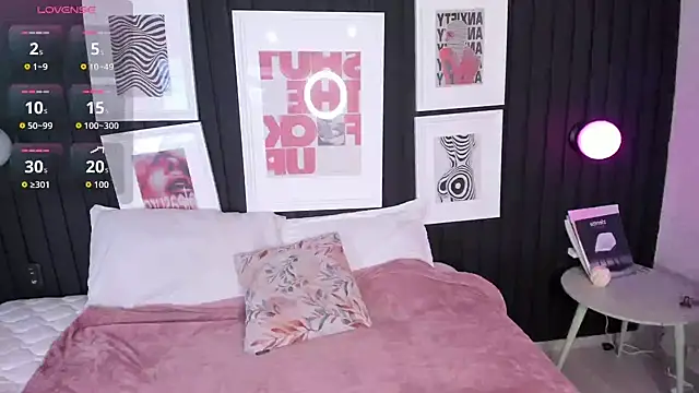 Kayla stern  online show from November 20, 7:35 pm