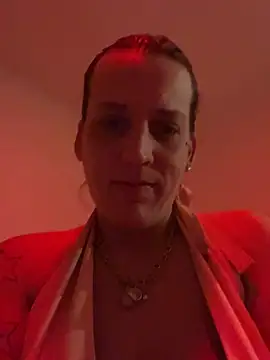 Haleytightlips1986 online show from April 10, 3:34 am