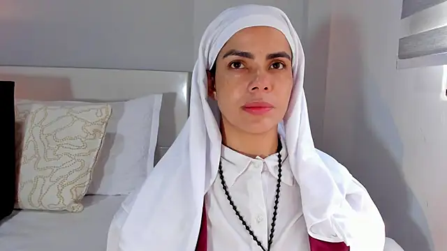 ClaraMariaMon online show from June 24, 2:27 pm
