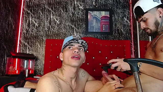 Snapshot of Brutal_Sex_Fucking chatting on December 7, 12:41 am Brutal Sex Fucking online show from December 7, 12:41 am