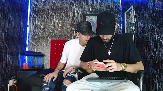 Snapshot of Brutal_Sex_Fucking chatting on December 9, 8:54 pm Brutal Sex Fucking online show from December 9, 8:54 pm