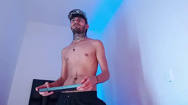 Snapshot of Brutal_Sex_Fucking chatting on January 9, 6:38 am Brutal Sex Fucking online show from January 9, 6:38 am