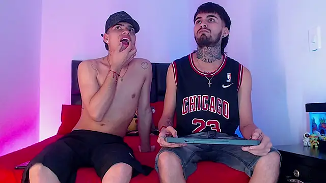 Snapshot of Brutal_Sex_Fucking chatting on January 25, 7:49 pm Brutal Sex Fucking online show from January 25, 7:49 pm