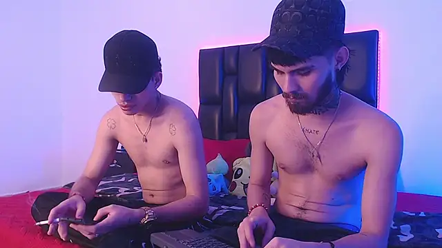 Snapshot of Brutal_Sex_Fucking chatting on February 21, 9:54 pm Brutal Sex Fucking online show from February 21, 9:54 pm