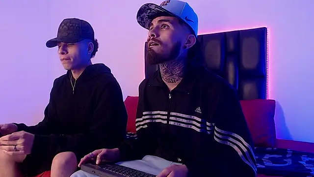 Snapshot of Brutal_Sex_Fucking chatting on February 25, 2:58 am Brutal Sex Fucking online show from February 25, 2:58 am